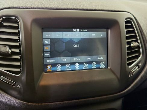 Used 2019 Jeep Compass Latitude w/ Popular Equipment Group image 17