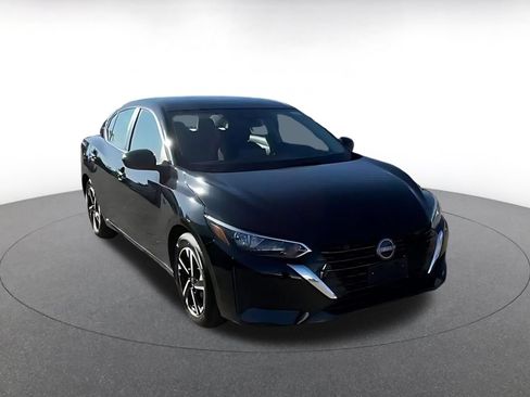 Used 2025 Nissan Sentra SV FWD image 3
