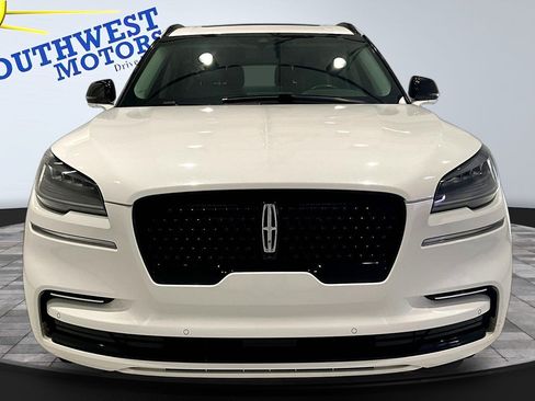 Used 2024 Lincoln Aviator Reserve w/ Equipment Group 201A AWD/4WD image 2