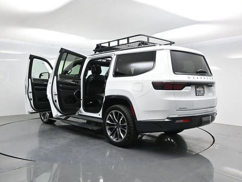 Used 2022 Jeep Wagoneer Series III w/ Premium Group I image 51