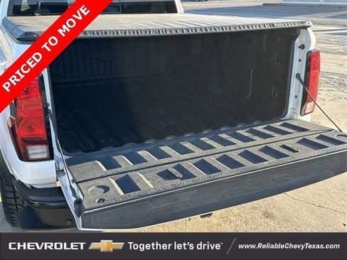 Used 2023 Chevrolet Colorado Trail Boss w/ Technology Package image 29