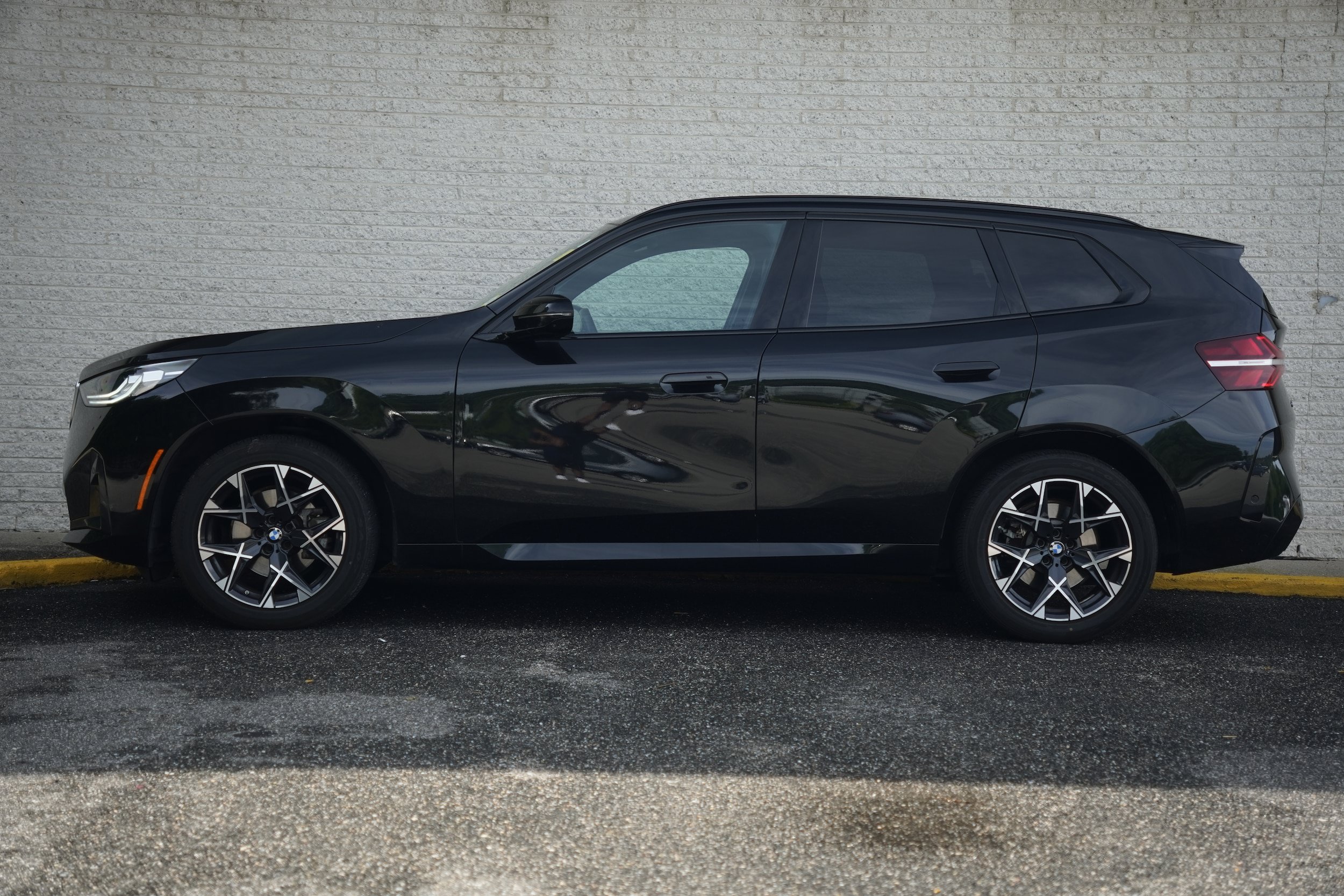 Used 2025 BMW X3 xDrive30i w/ Premium Package AWD/4WD image 4