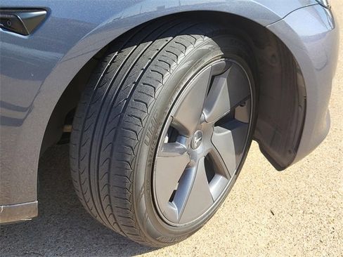 Used 2023 Tesla Model 3 Standard Range image 5