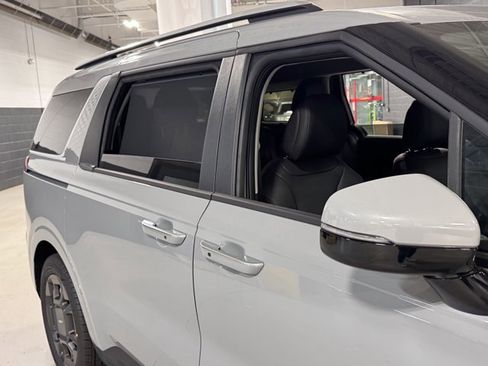 New 2026 Kia Carnival EX image 8