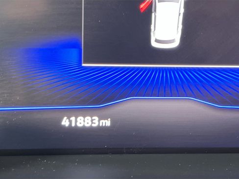 Used 2023 Volkswagen Tiguan SE image 12