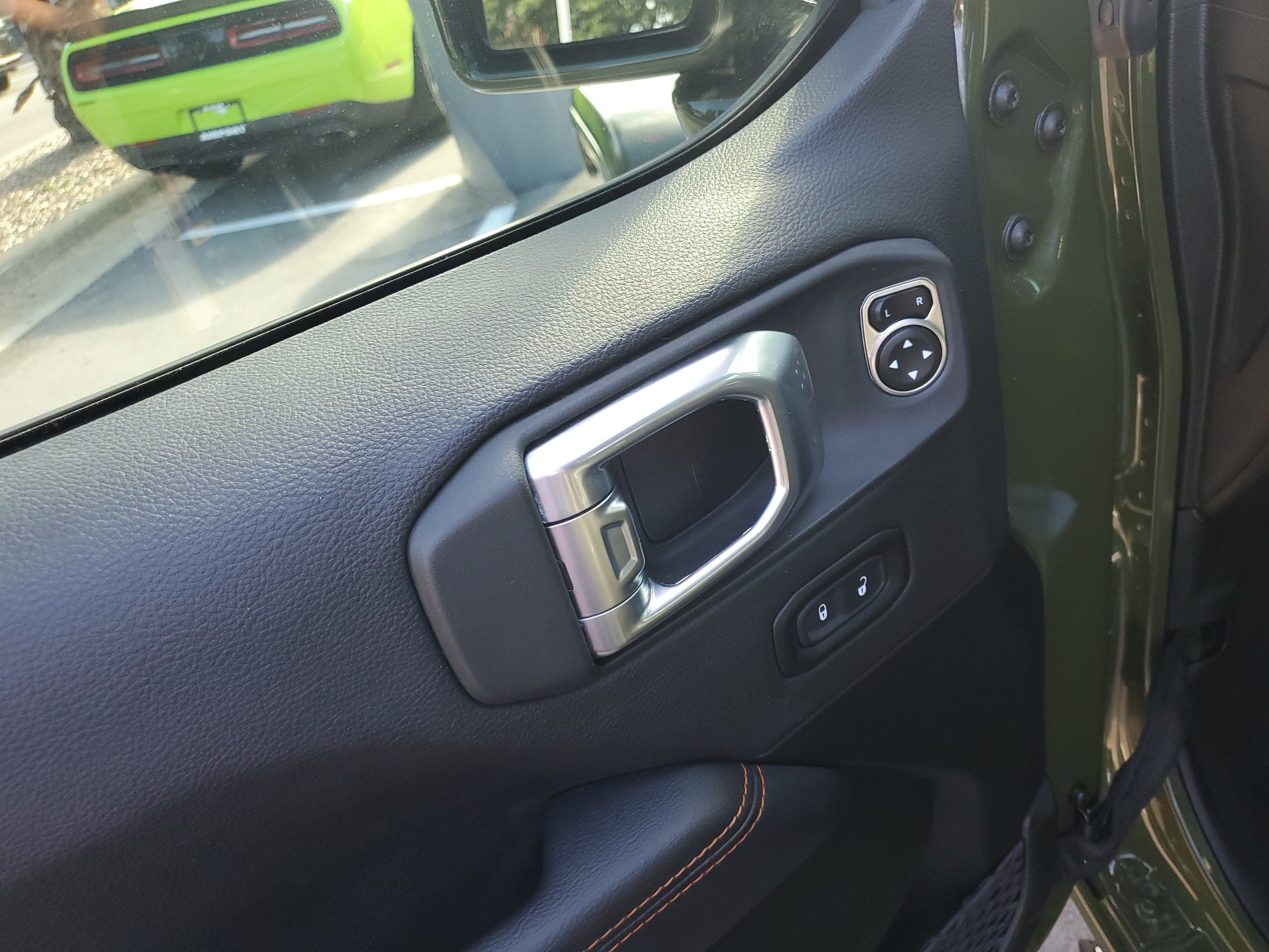 Used 2023 Jeep Gladiator Mojave w/ LED Lighting Group AWD/4WD image 12