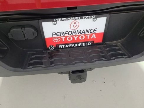 Certified 2019 Toyota Tacoma SR5 AWD/4WD image 36
