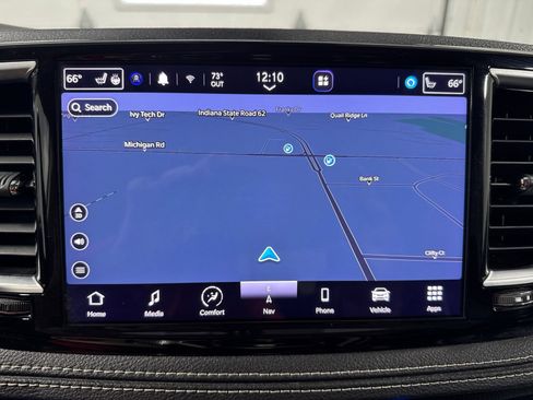 Used 2023 Chrysler Pacifica Limited FWD image 39