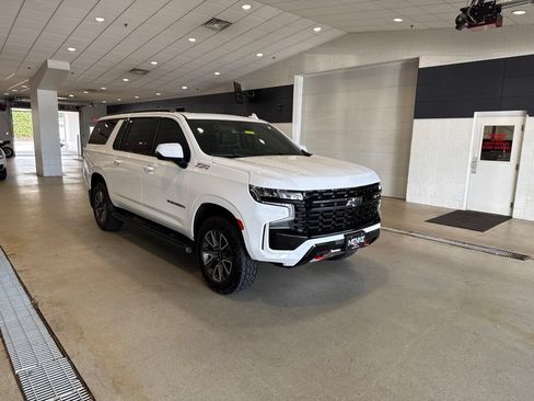 Used 2023 Chevrolet Suburban Z71 w/ Luxury Package AWD/4WD image 1