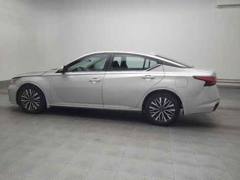 Used 2023 Nissan Altima 2.5 SV FWD image 3