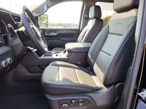 New 2025 GMC Sierra 2500 Denali w/ Denali Reserve Package image 4