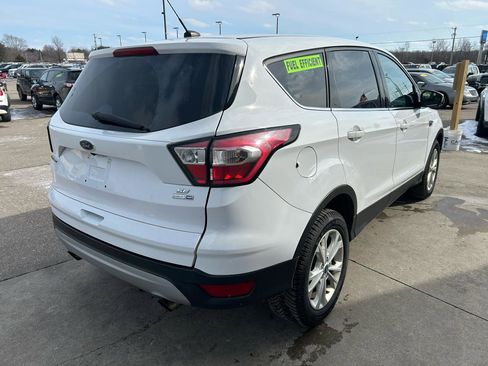 Used 2017 Ford Escape SE image 5