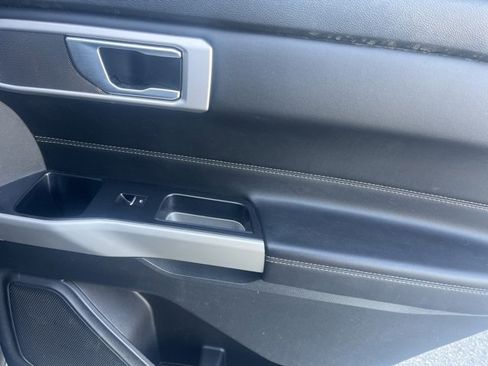 Used 2021 Ford Explorer XLT w/ Equipment Group 202A image 26