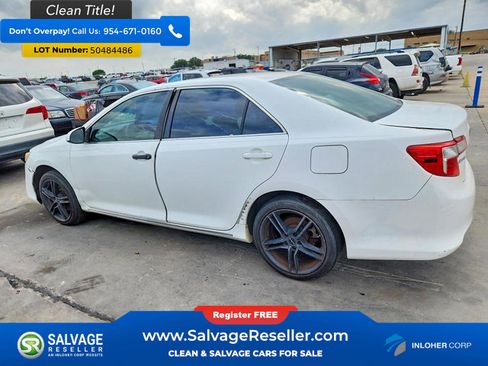 Used 2012 Toyota Camry LE image 3