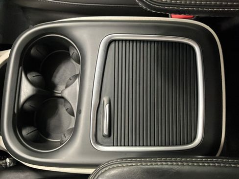 Used 2023 Chrysler Pacifica Touring-L FWD image 19