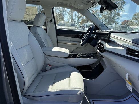 New 2026 Buick Enclave Avenir w/ Super Cruise Package image 26