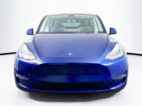 Used 2021 Tesla Model Y Long Range AWD/4WD image 2