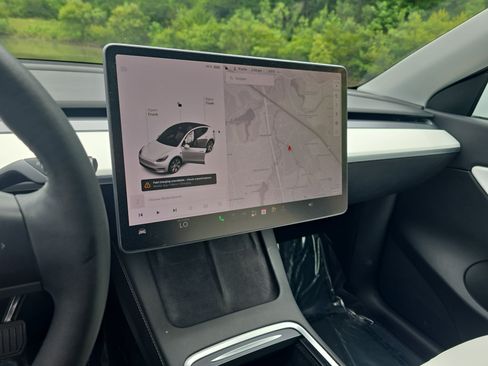 Used 2021 Tesla Model Y Long Range AWD/4WD image 19