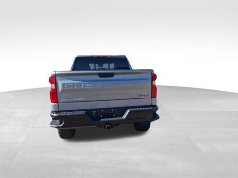 Used 2023 Chevrolet Silverado 1500 ZR2 image 10