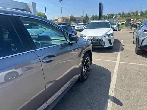 Used 2019 Lexus RX 450h AWD image 19