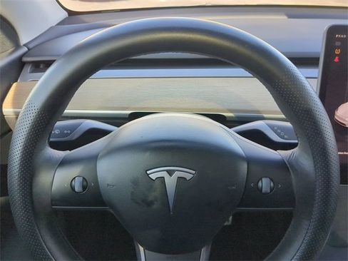 Used 2022 Tesla Model Y Performance image 29
