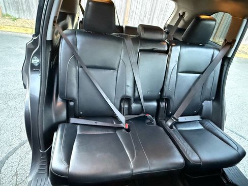 Used 2014 Toyota Highlander XLE AWD/4WD image 8