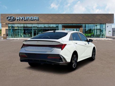 New 2026 Hyundai Elantra SEL Sport Premium FWD image 7
