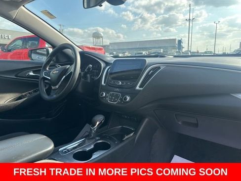 Used 2022 Chevrolet Malibu LT image 9