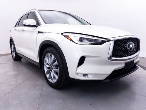 Used 2019 INFINITI QX50 Luxe w/ Cargo Package FWD image 11