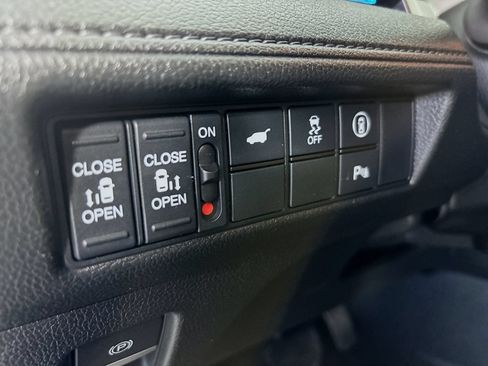 Used 2023 Honda Odyssey Touring image 10