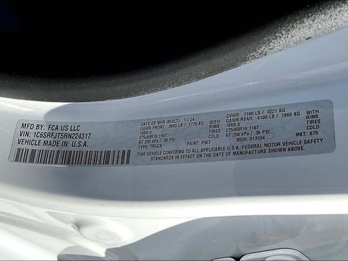 Used 2024 RAM 1500 Laramie image 31