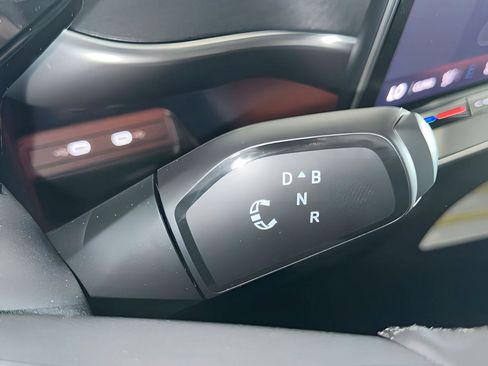 New 2025 Volkswagen ID. Buzz Pro S image 52