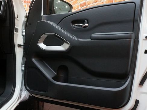 Used 2025 Nissan Frontier SV w/ SV Convenience Package AWD/4WD image 64
