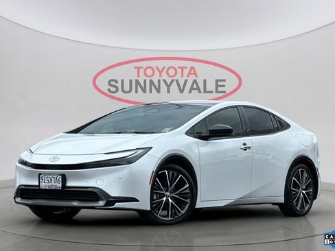 Used 2026 Toyota Prius XLE image 1