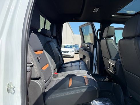 Used 2024 GMC Sierra 2500 AT4 w/ AT4 Premium Plus Package AWD/4WD image 22