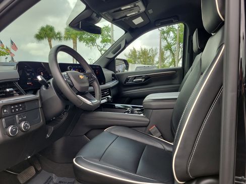 Used 2025 Chevrolet Tahoe LS RWD image 12