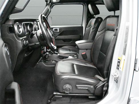 Used 2022 Jeep Gladiator Rubicon w/ Cold Weather Group image 10