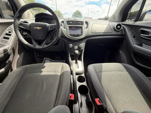 Used 2016 Chevrolet Trax LS FWD image 12