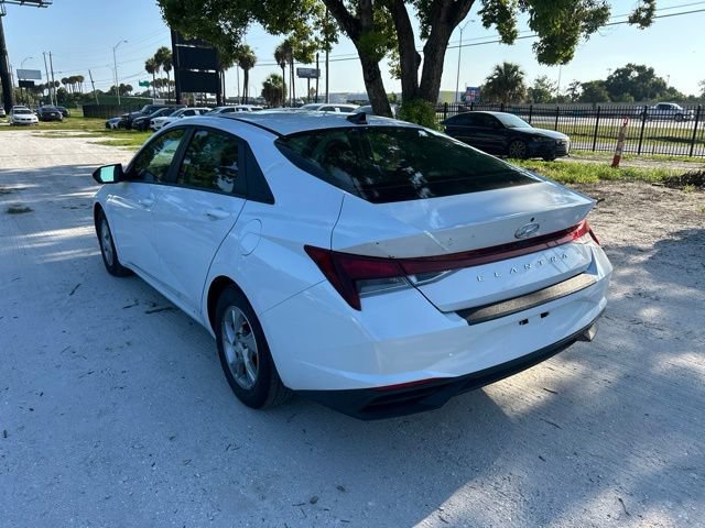Used 2021 Hyundai Elantra SE FWD image 3
