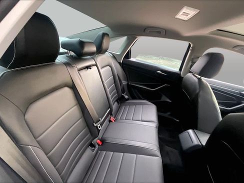Used 2024 Volkswagen Jetta SE w/ Panoramic Sunroof Package FWD image 20