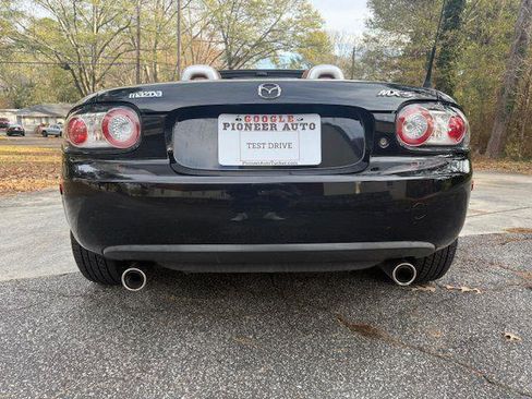 Used 2006 MAZDA MX-5 Miata Grand Touring w/ Premium Pkg image 18