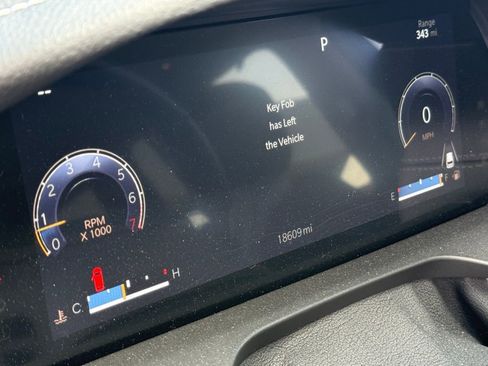 Used 2022 Jeep Grand Cherokee L Limited w/ Luxury Tech Group II AWD/4WD image 19