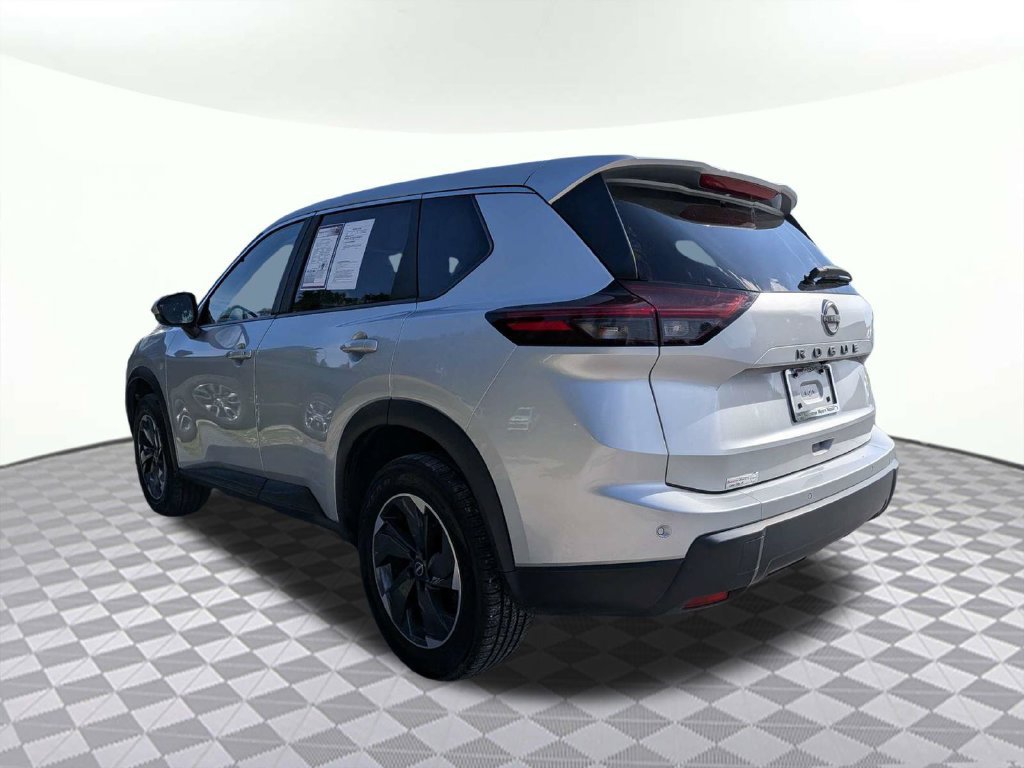 Used 2025 Nissan Rogue SV FWD image 5