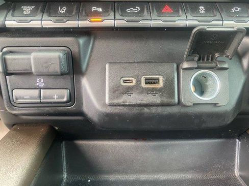 Used 2022 Chevrolet Silverado 2500 LTZ w/ LTZ Convenience Package image 22