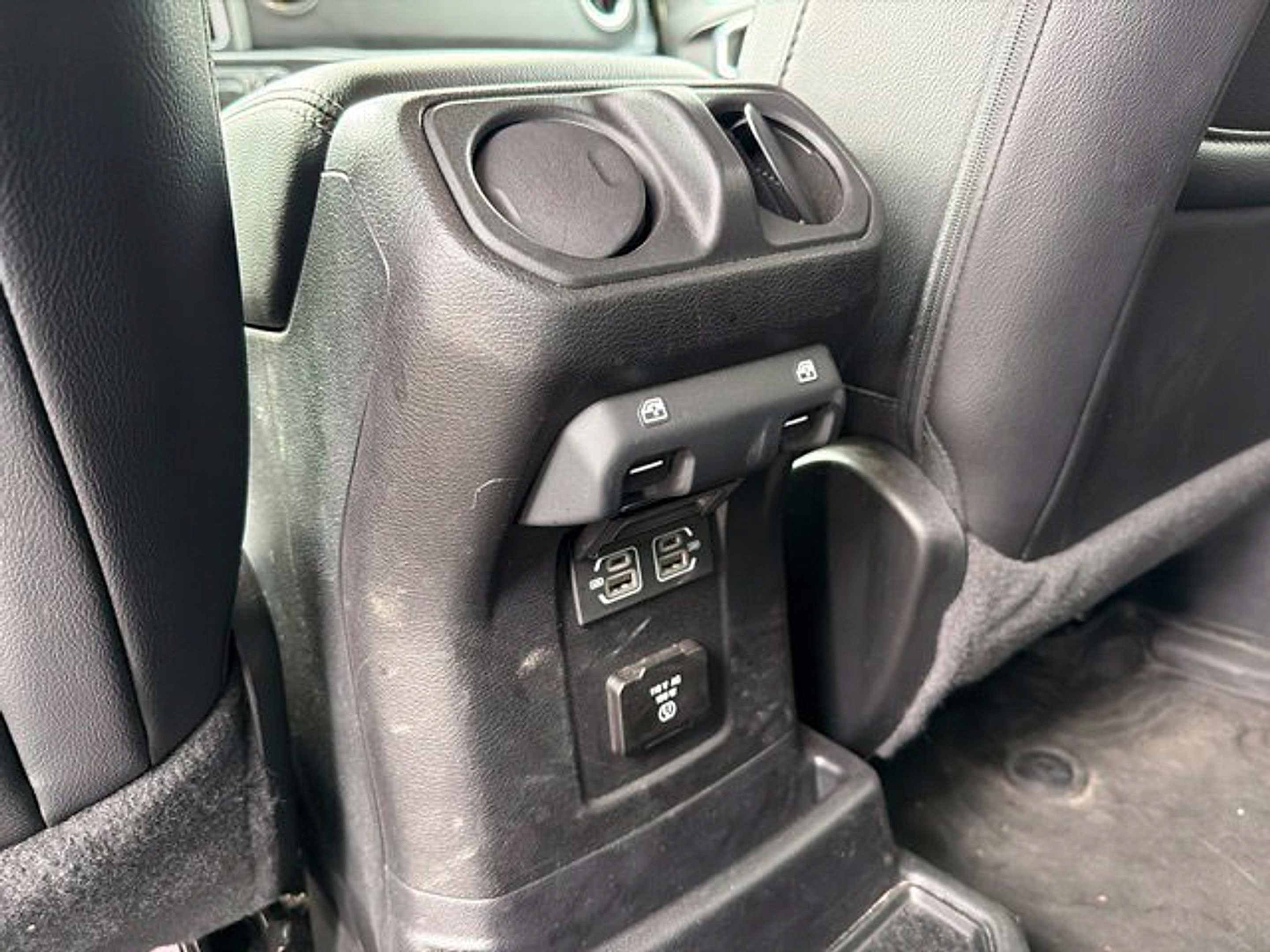 Used 2021 Jeep Wrangler Unlimited Sahara w/ Cold Weather Group AWD/4WD image 14