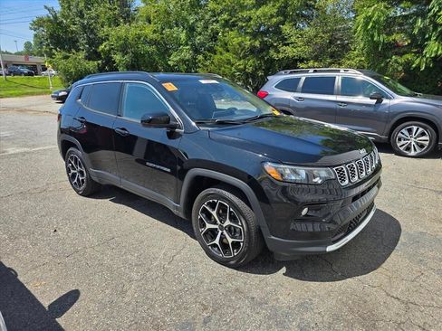 Used 2025 Jeep Compass Limited AWD/4WD image 8