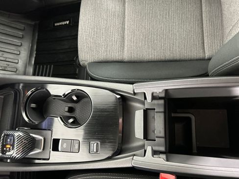 Used 2023 Nissan Rogue SV image 15