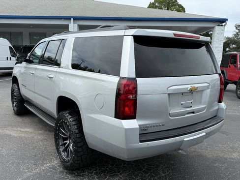 Used 2018 Chevrolet Suburban LT w/ Luxury Package image 5