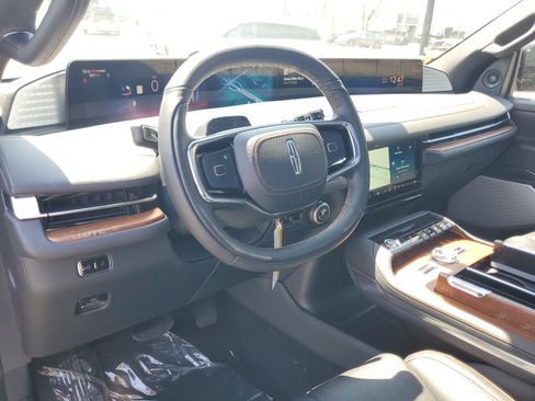 New 2026 Lincoln Navigator L Black Label AWD/4WD image 14