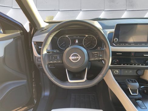 Used 2023 Nissan Rogue SL AWD/4WD image 13